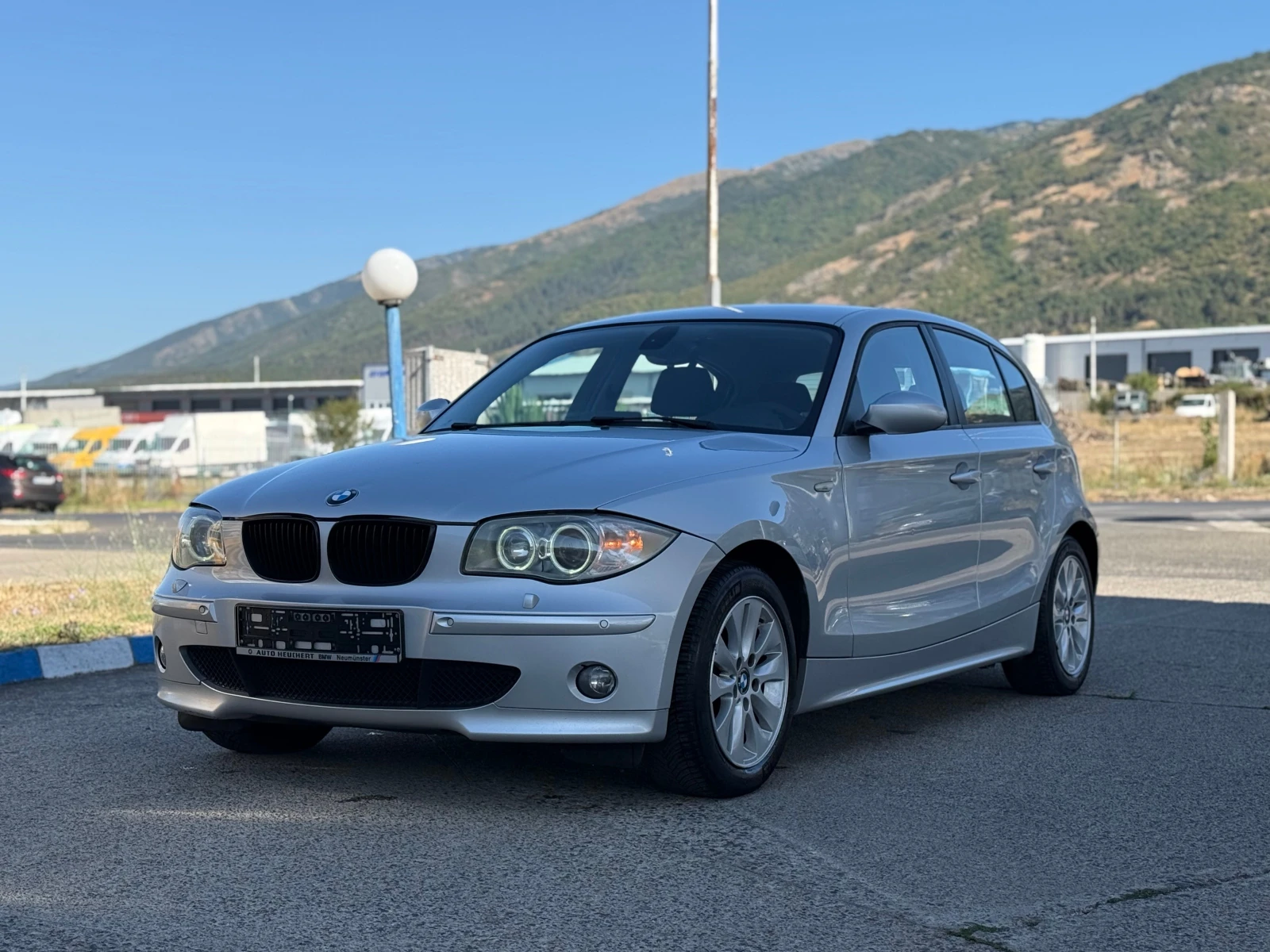 BMW 120 Navi/Auto/Подгрев, снимка 4 - Автомобили и джипове - 55670315