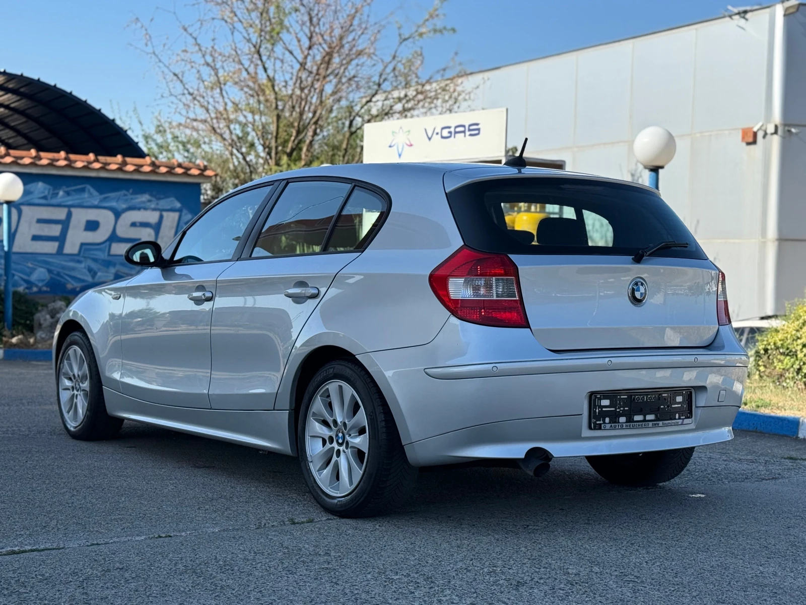 BMW 120 Navi/Auto/Подгрев, снимка 5 - Автомобили и джипове - 55670315