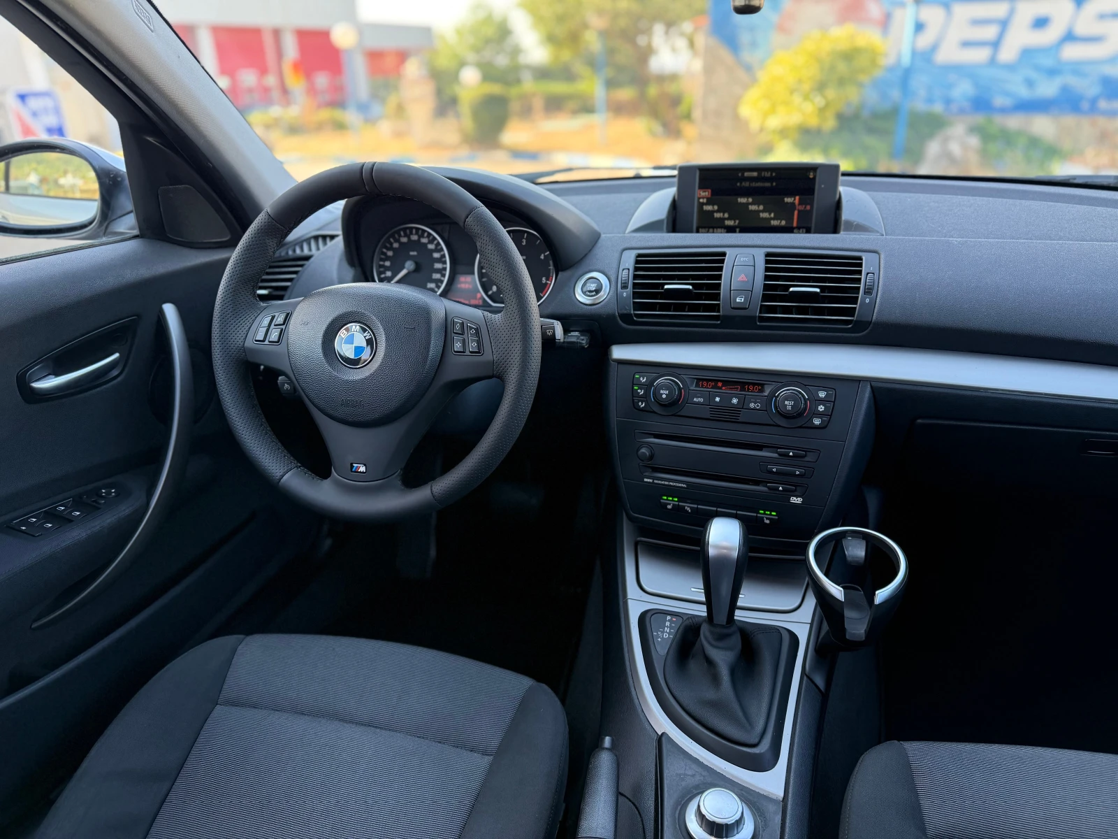BMW 120 Navi/Auto/Подгрев, снимка 13 - Автомобили и джипове - 55670315