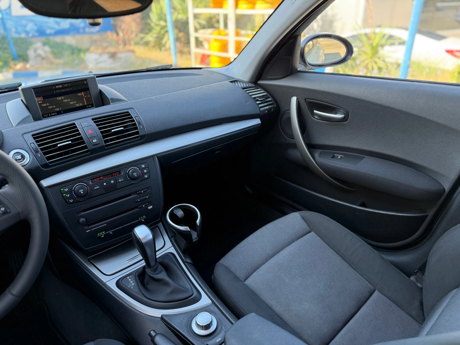 BMW 120 Navi/Auto/Подгрев, снимка 14 - Автомобили и джипове - 55670315