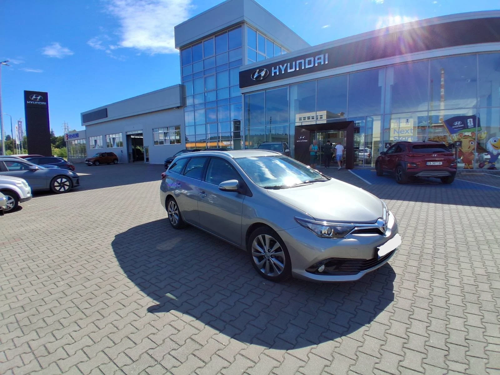 Toyota Auris, снимка 2 - Автомобили и джипове - 55719586