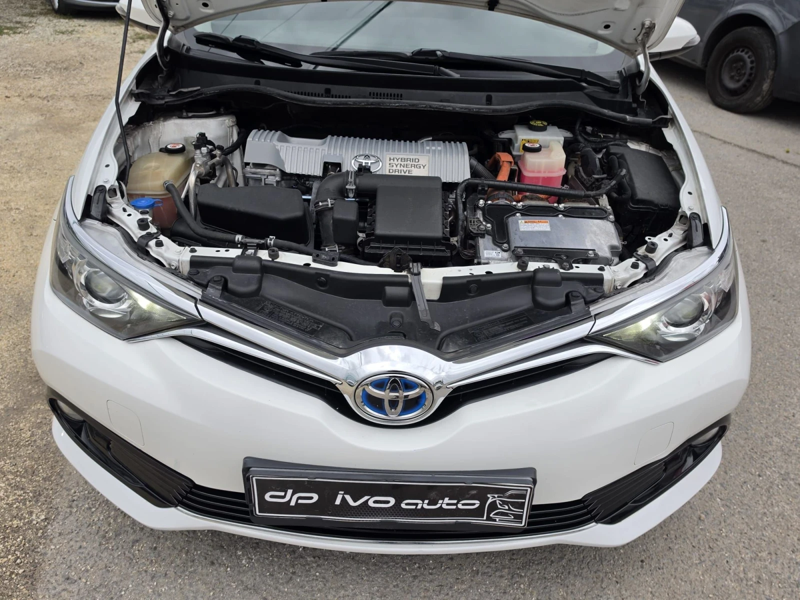 Toyota Auris SW* HYBRID* �������  | Mobile.bg � ����������� 14