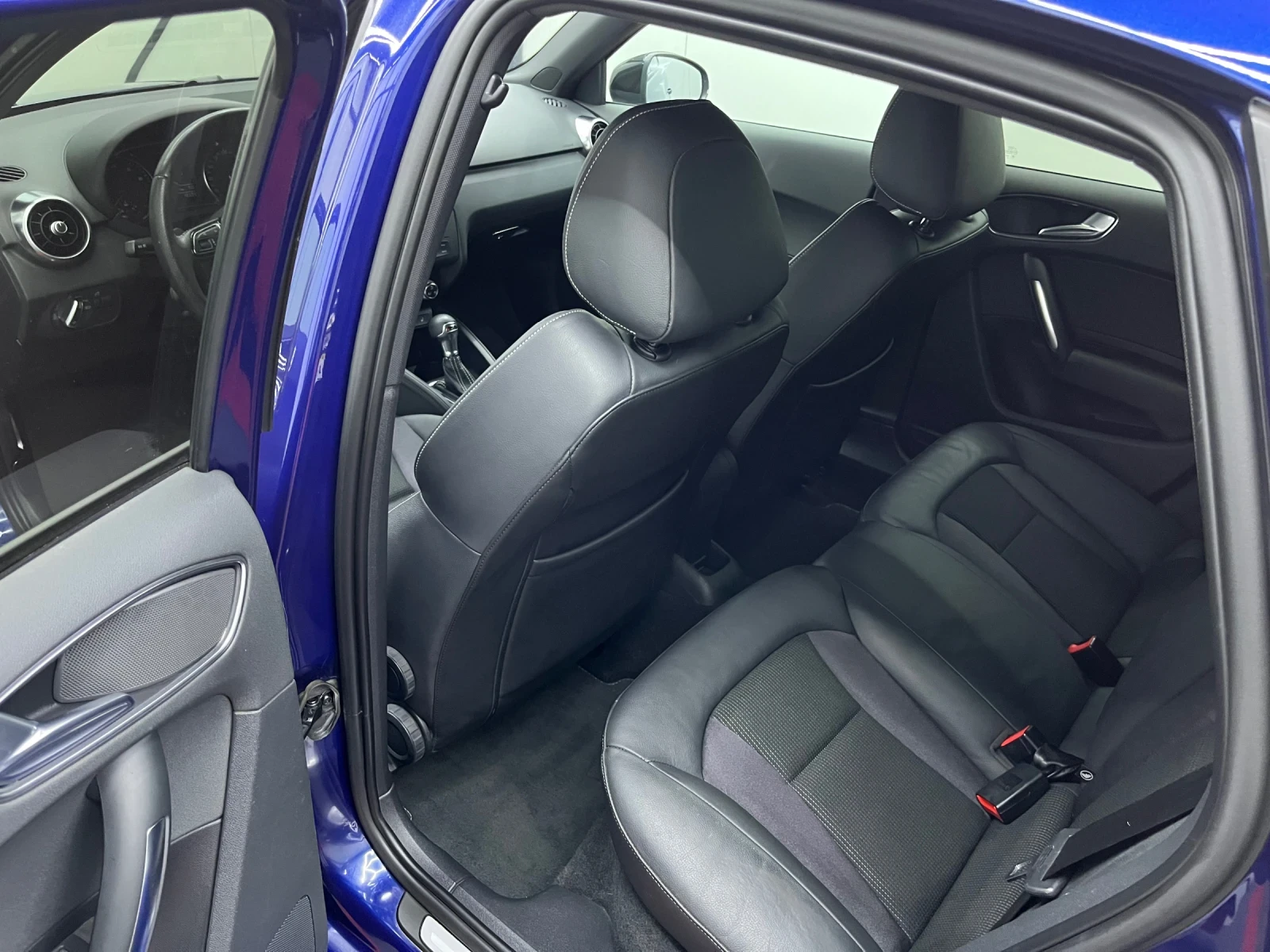Audi A1 S-Line, снимка 8 - Автомобили и джипове - 56747578