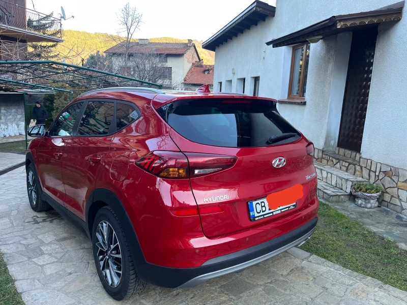 Hyundai Tucson 1.6 CRDI, снимка 3 - Автомобили и джипове - 48406806