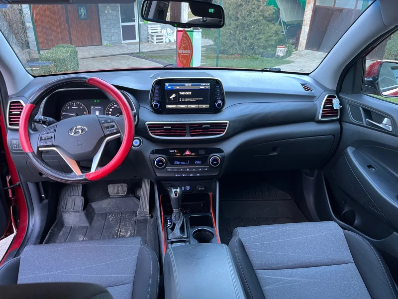 Hyundai Tucson 1.6 CRDI, снимка 13 - Автомобили и джипове - 48406806