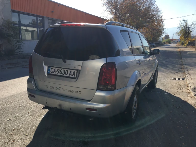 SsangYong Rexton, снимка 5 - Автомобили и джипове - 48506544