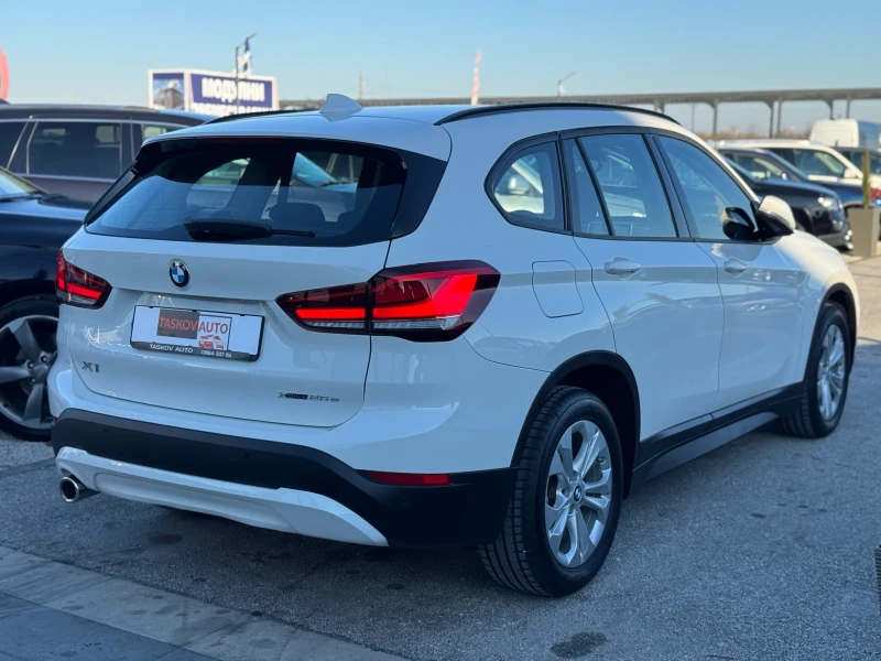 BMW X1 2020 Хибрид , снимка 8 - Автомобили и джипове - 52915366