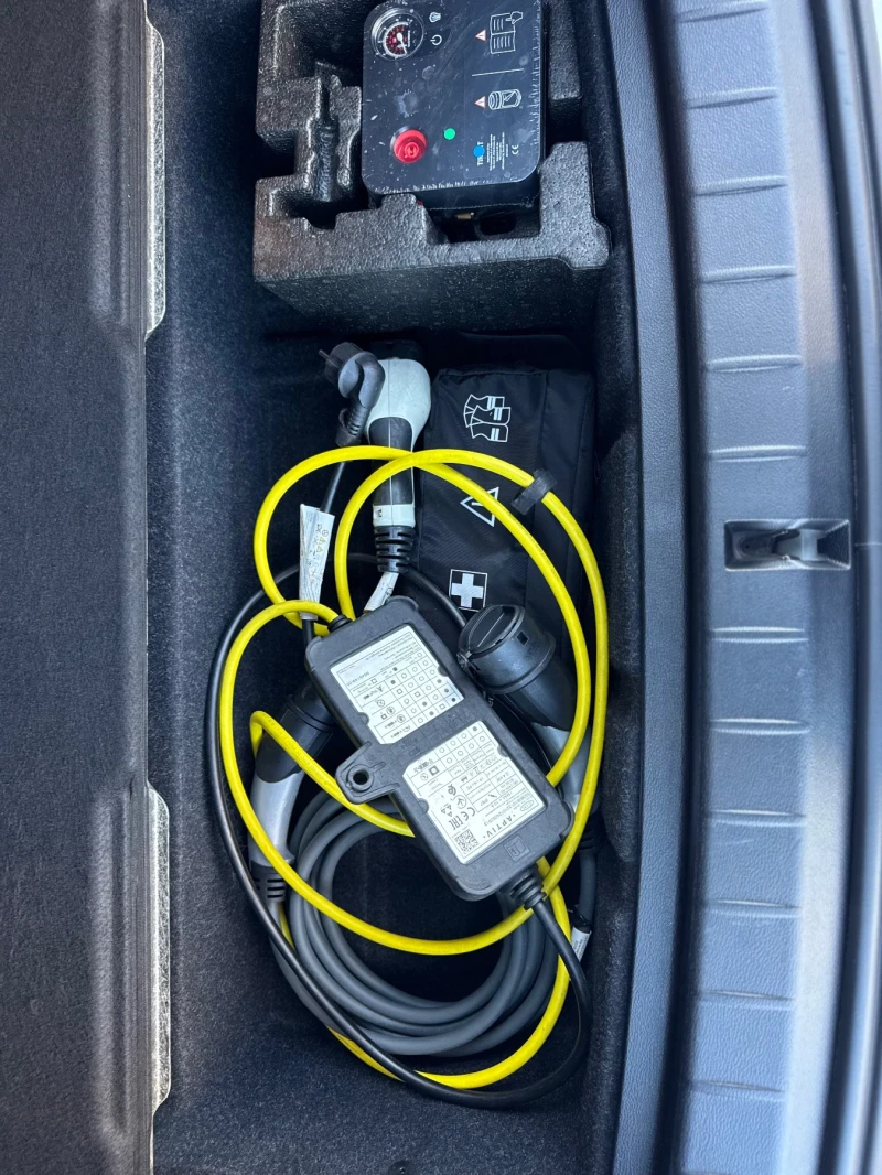 BMW X1 2020 Хибрид , снимка 16 - Автомобили и джипове - 52915366