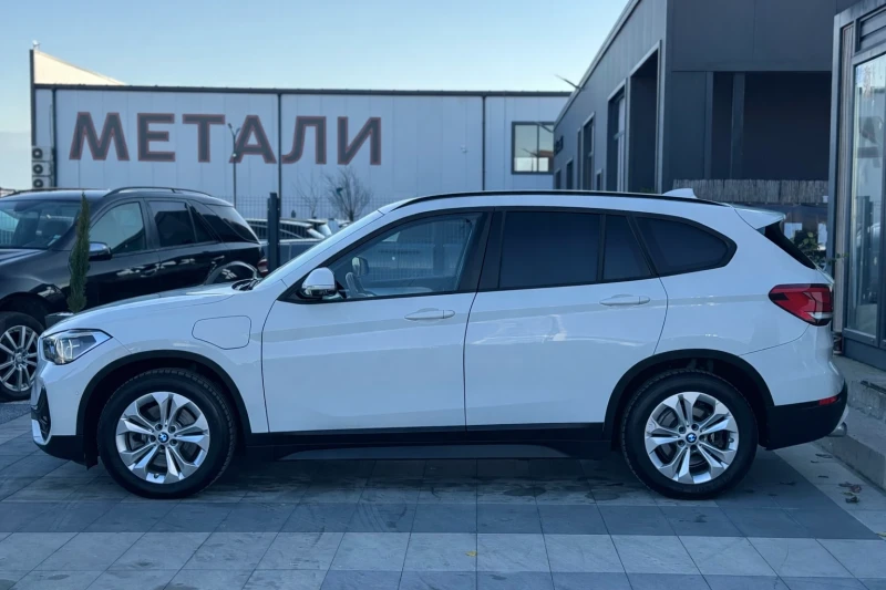 BMW X1 2021 XDRIVE Plug-in хибрид, снимка 4 - Автомобили и джипове - 52915366