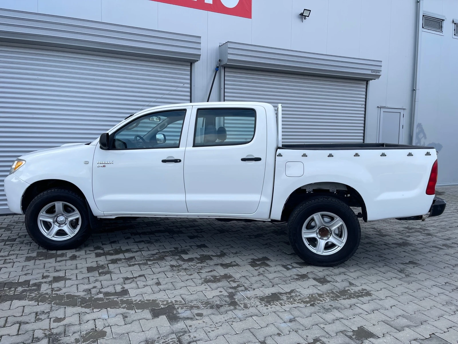 Toyota Hilux 2, 5D 4x4, lo/hi, климатик, ел.пакет, usb - изображение 3