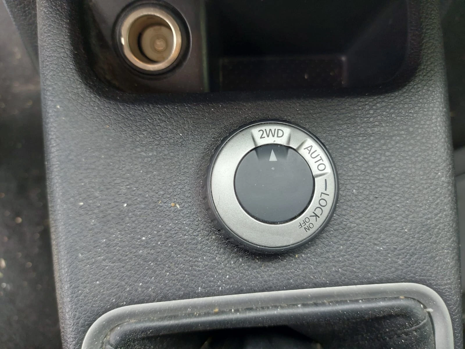 Nissan X-trail 2.0D     | Mobile.bg   12