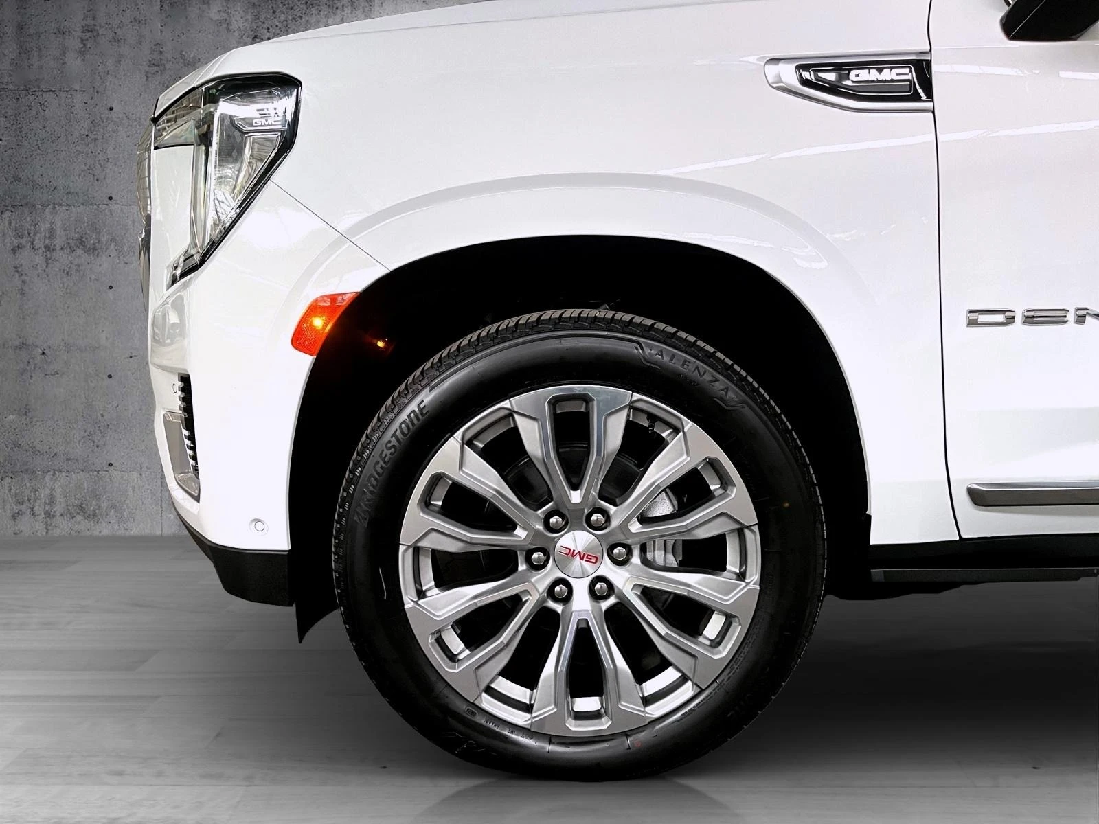 Gmc Yukon 6.2 V8 DENALI/BOSE/HEAD UP/PANO/TV/360/7-МЕСТЕН/ - изображение 4