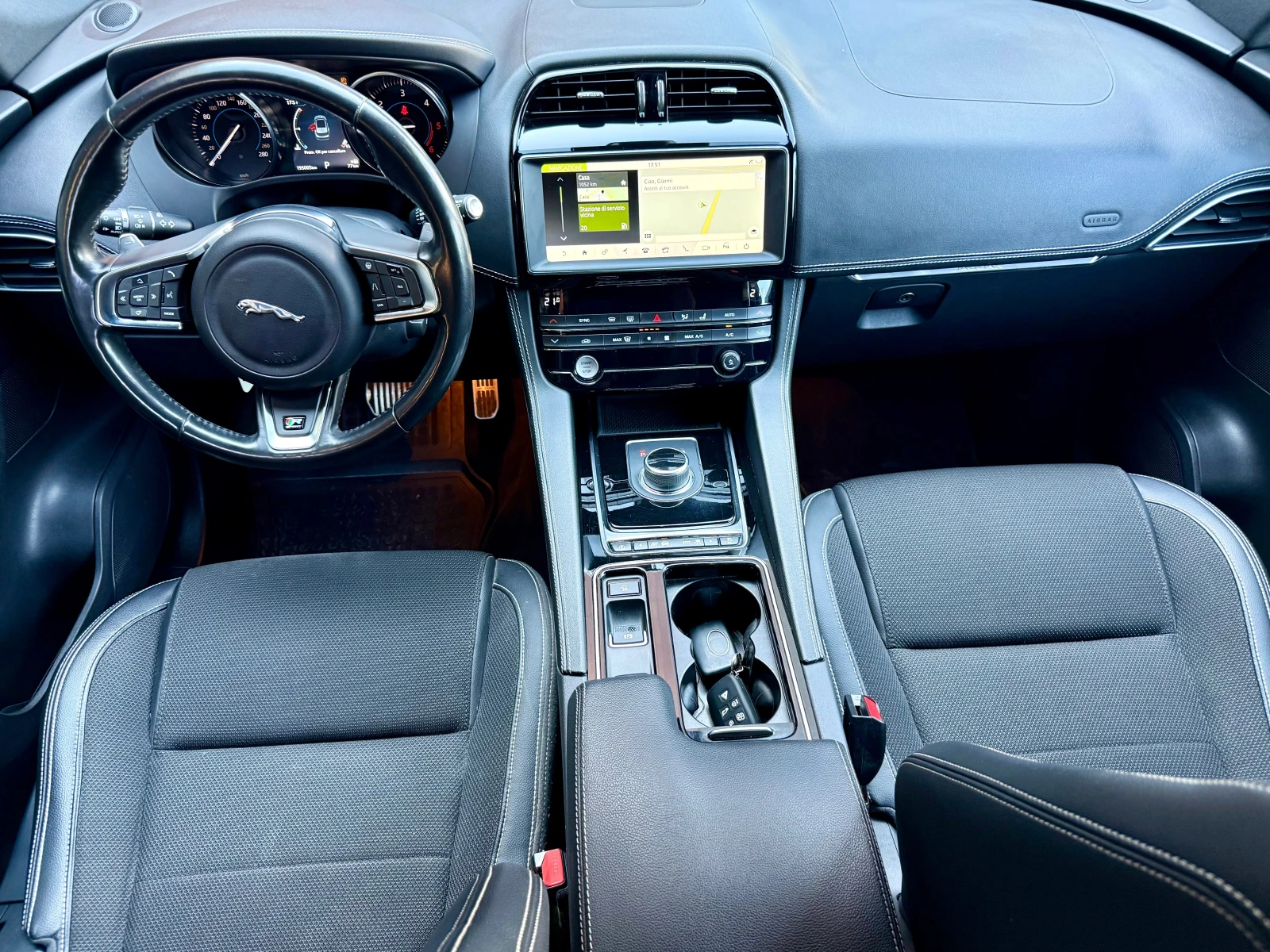 Jaguar F-PACE 2.0D* R-SPORT, снимка 12 - Автомобили и джипове - 55108020