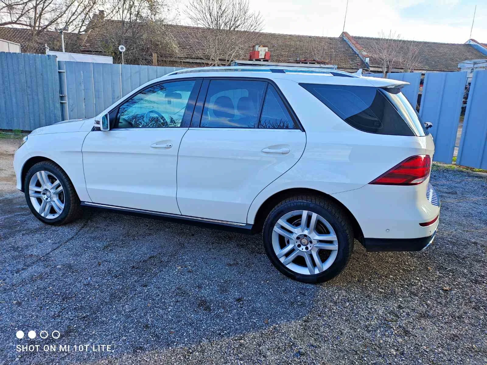 Mercedes-Benz GLE 250 * ТОП* РЕАЛНИ КИЛОМЕТРИ* , снимка 4 - Автомобили и джипове - 55713369
