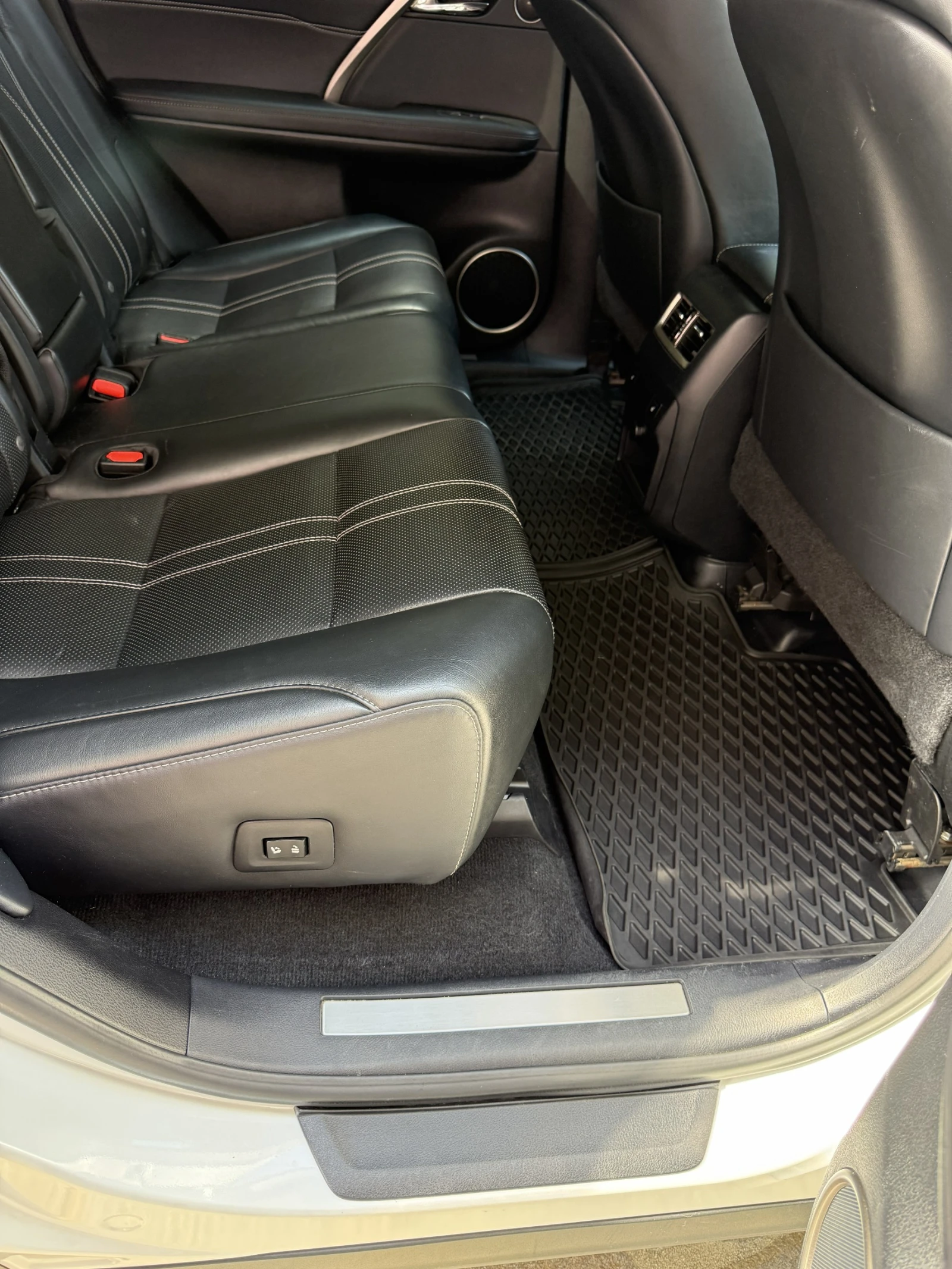 Lexus RX 350, снимка 11 - Автомобили и джипове - 55939752