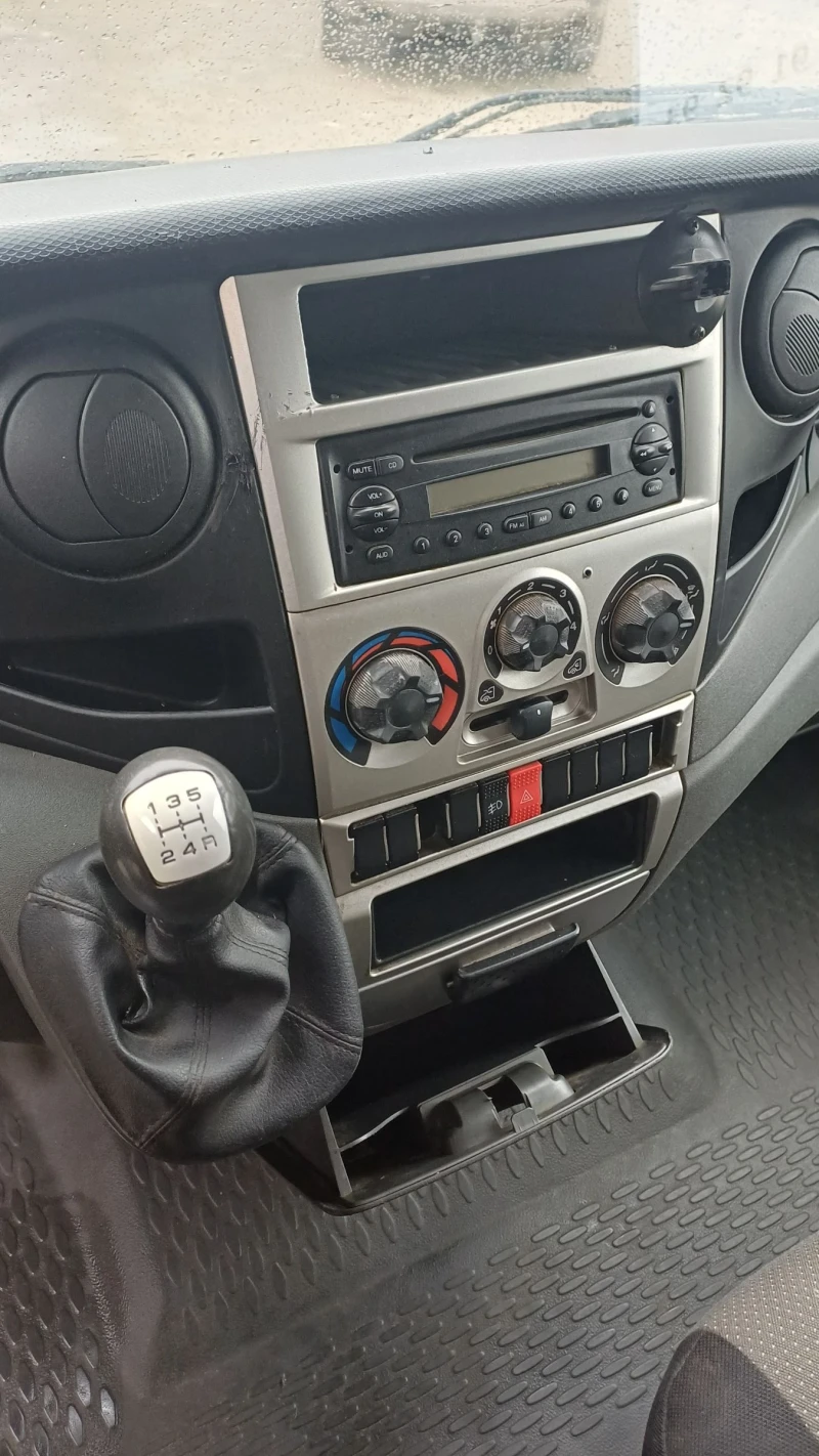Iveco 35c13 130кс. Без ръжда!, снимка 9 - Бусове и автобуси - 53496994
