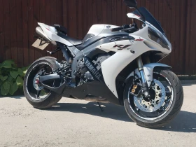  Yamaha YZF-R1