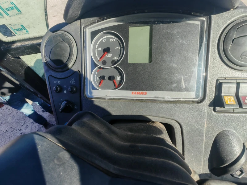 Трактор Claas Axos 340, снимка 13 - Селскостопанска техника - 52573001