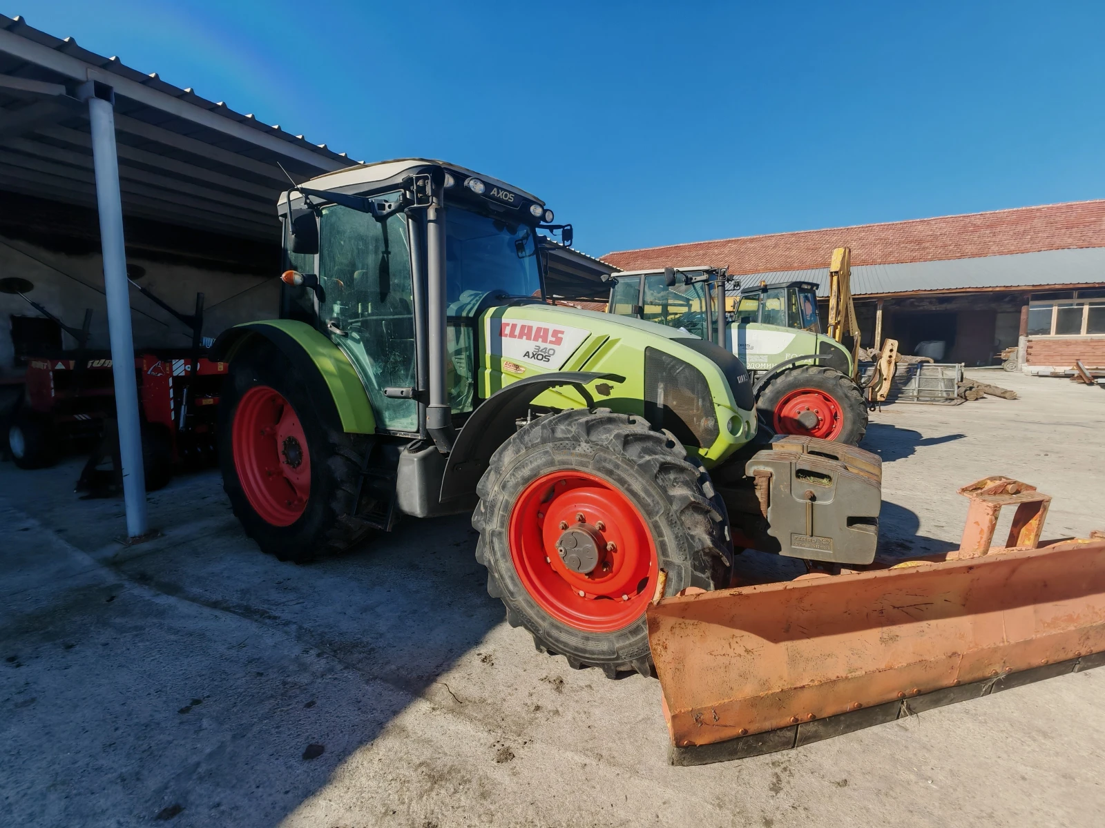 Трактор Claas Axos 340, снимка 1