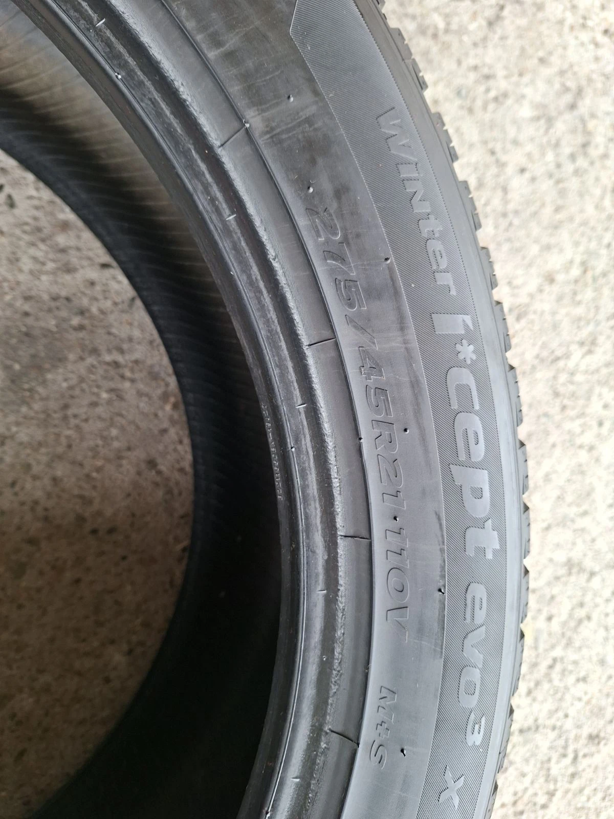 Гуми Зимни 275/45R21, снимка 6 - Гуми и джанти - 56271997