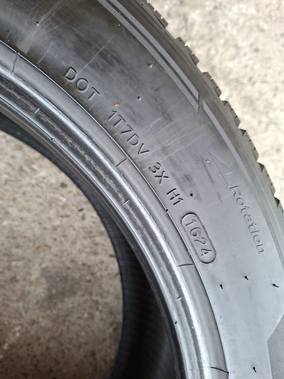 Гуми Зимни 275/45R21, снимка 5 - Гуми и джанти - 56271997