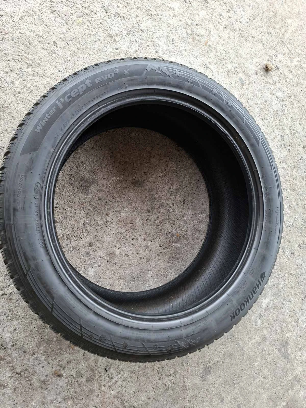 Гуми Зимни 275/45R21, снимка 8 - Гуми и джанти - 56271997