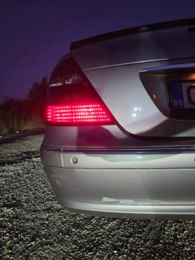 Mercedes-Benz E 320, снимка 12