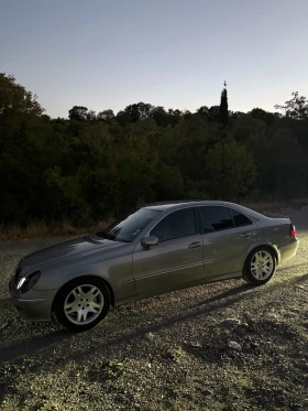 Mercedes-Benz E 320, снимка 1