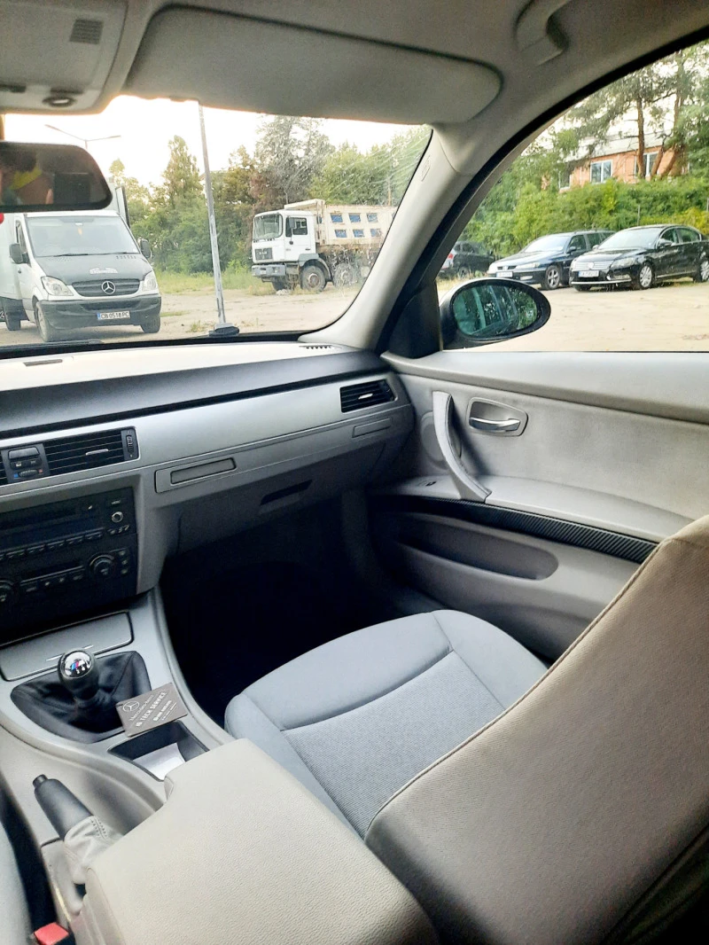 BMW 320, снимка 11 - Автомобили и джипове - 47385397