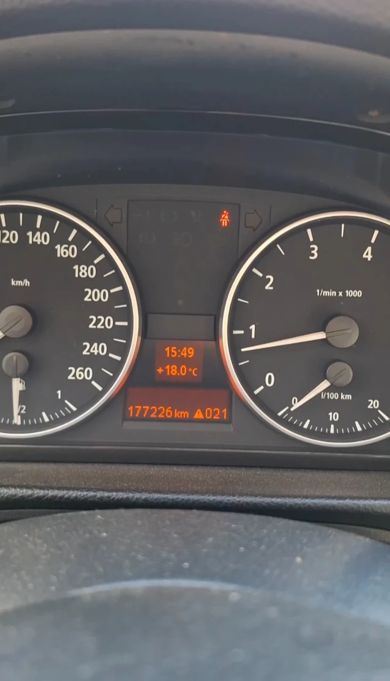 BMW 320, снимка 11 - Автомобили и джипове - 47961785