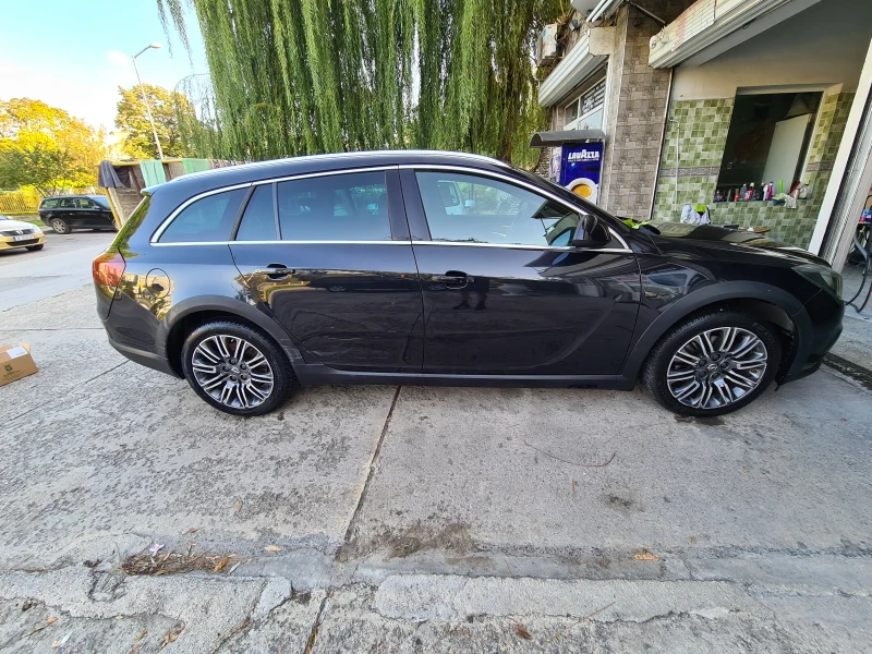 Opel Insignia, снимка 2 - Автомобили и джипове - 47475701