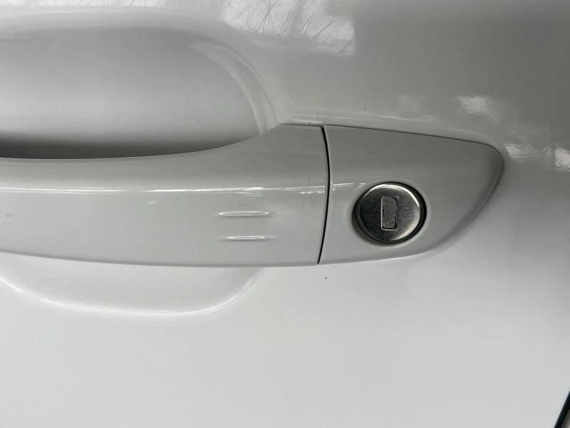 Peugeot 2008 ALLURE Keyless 3D Cockpit Carpley Led Navi Camera, снимка 15 - Автомобили и джипове - 48467810