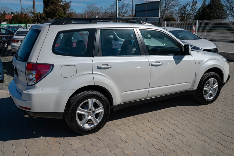 Subaru Forester 2.0* Бензин* 2010г, снимка 6 - Автомобили и джипове - 49412076