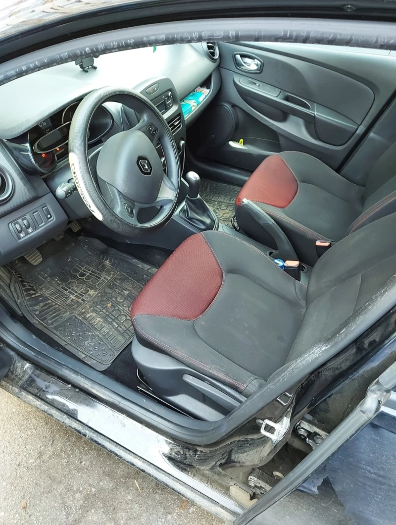 Renault Clio, снимка 4 - Автомобили и джипове - 49445402