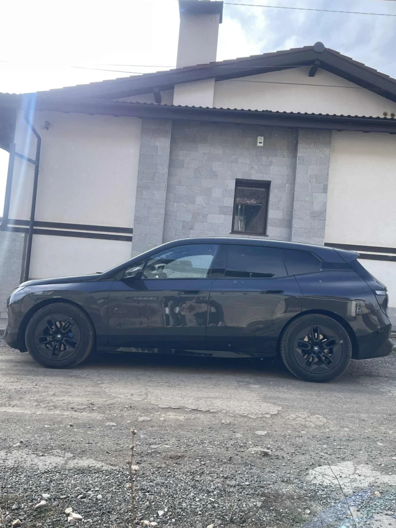 BMW iX IX40 , снимка 3 - Автомобили и джипове - 52656581