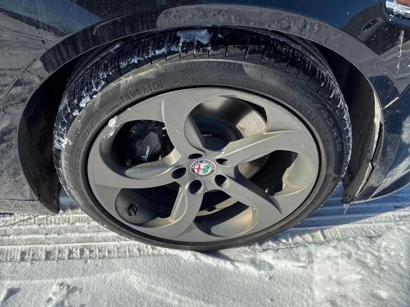 Alfa Romeo Giulia * * CARFAX * * АВТО КРЕДИТ * * , снимка 15 - Автомобили и джипове - 52698485