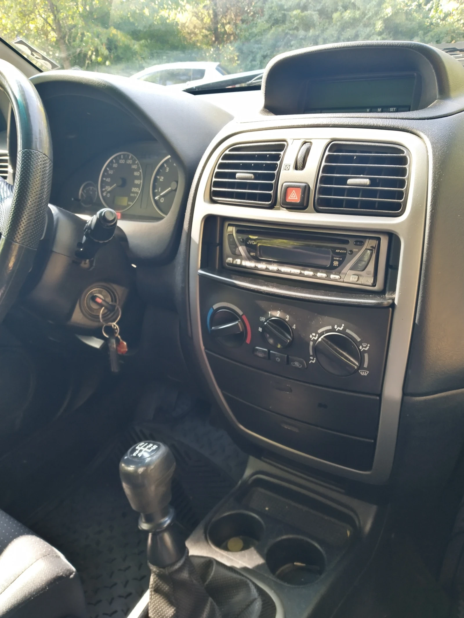 Mitsubishi Space star 1.3 газ/бензин  - изображение 8