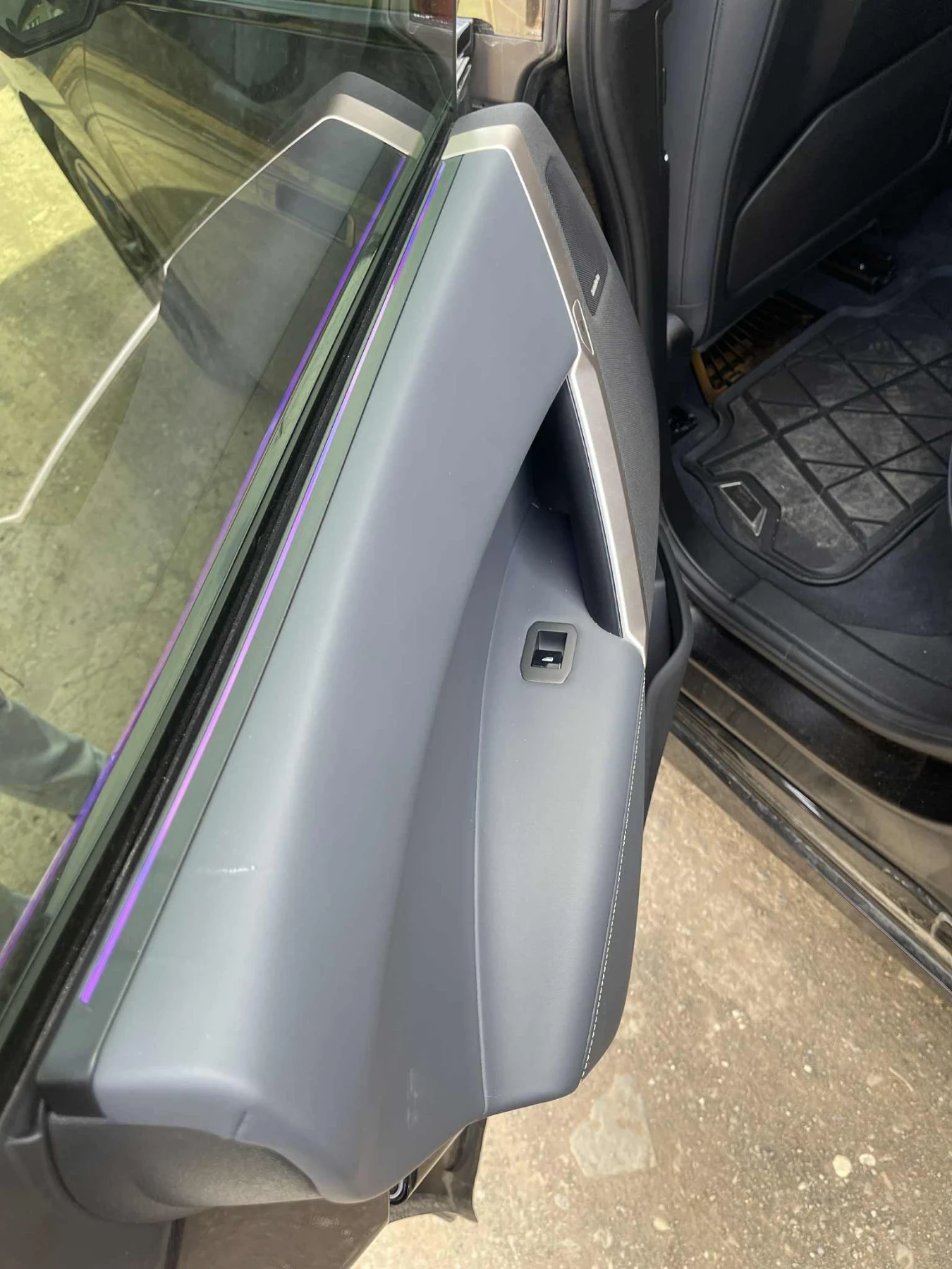 BMW iX IX40  | Mobile.bg   13