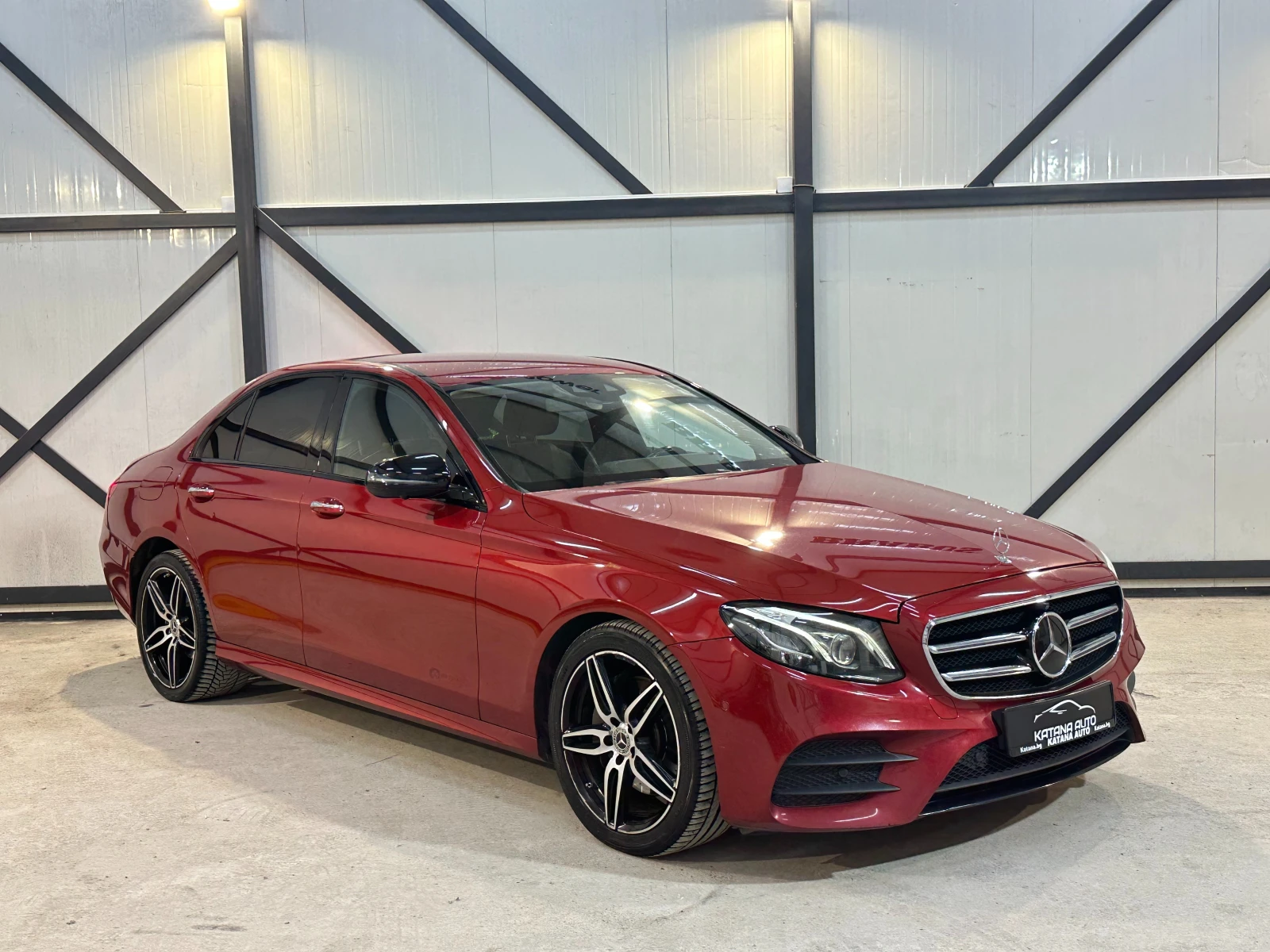 Mercedes-Benz E 220 4MATIC* DISTR* DIGITAL* 360, снимка 2 - Автомобили и джипове - 52285093