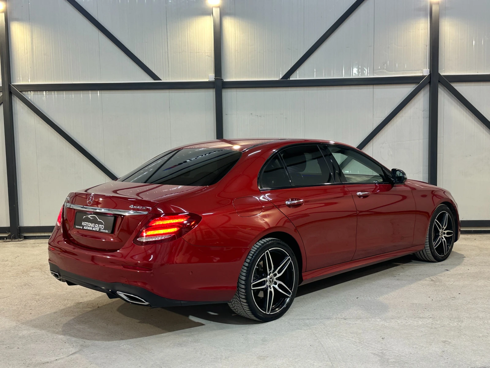 Mercedes-Benz E 220 4MATIC* DISTR* DIGITAL* 360, снимка 3 - Автомобили и джипове - 52285093