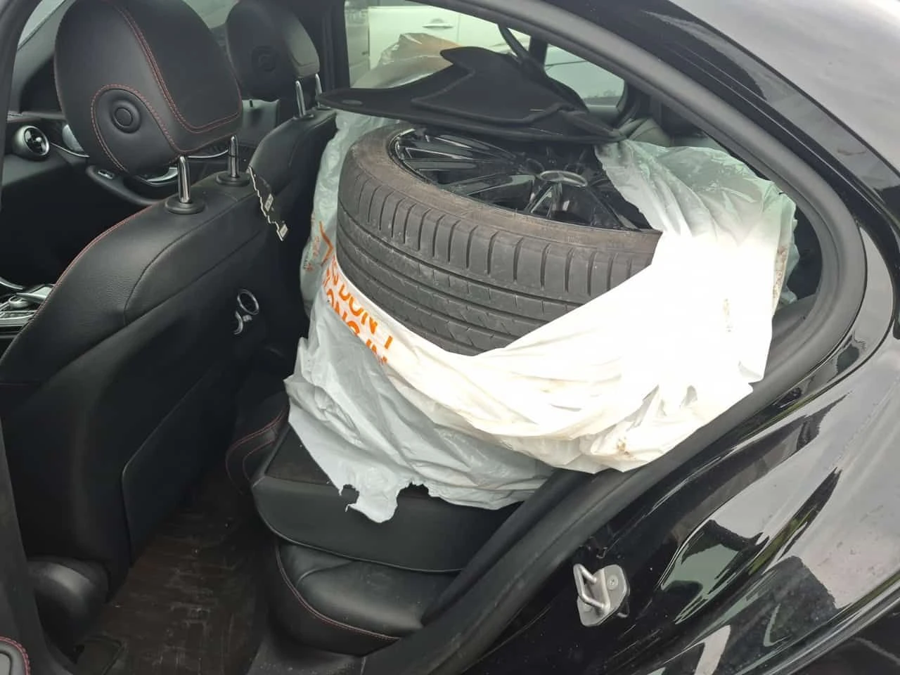 Mercedes-Benz C 43 AMG  CARFAX/CAMERA/ PANO/NAVI/LED/BURMESTER, снимка 11 - Автомобили и джипове - 53818196