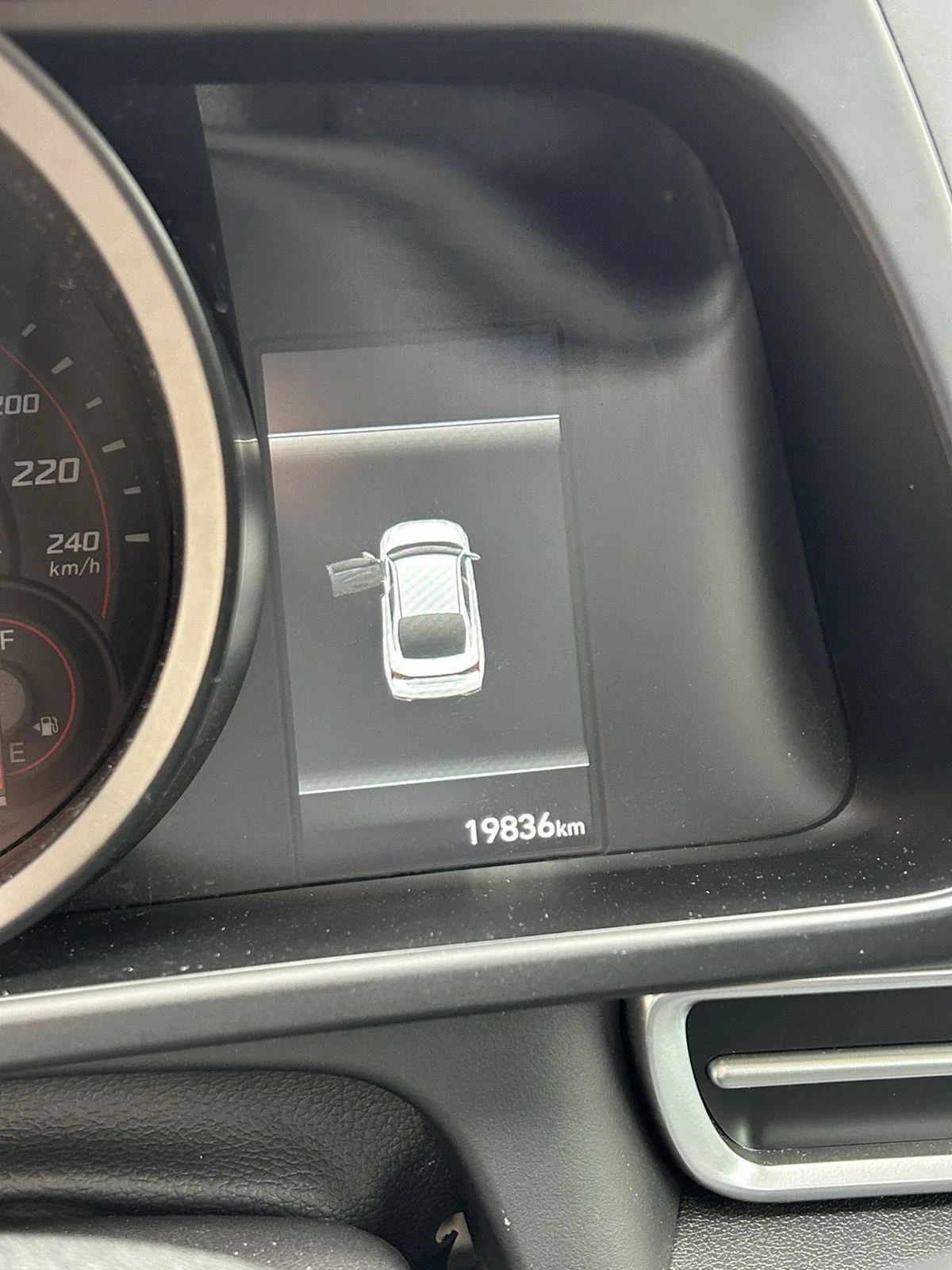 Hyundai Elantra 2.0, снимка 13 - Автомобили и джипове - 53904346