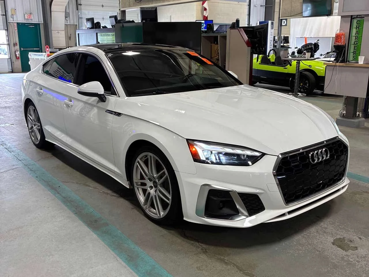 Audi A5 Progressiv/ДИСТРОНИК/ПАНОРАМА/ПОДГРЕВИ, снимка 4 - Автомобили и джипове - 53919186