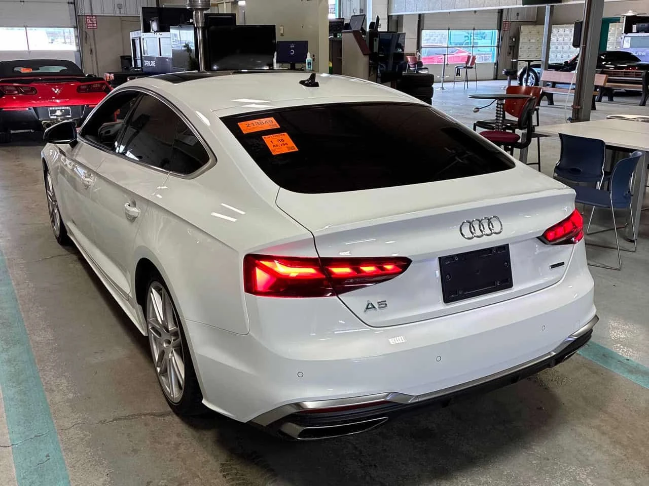 Audi A5 Progressiv/ДИСТРОНИК/ПАНОРАМА/ПОДГРЕВИ, снимка 3 - Автомобили и джипове - 53919186