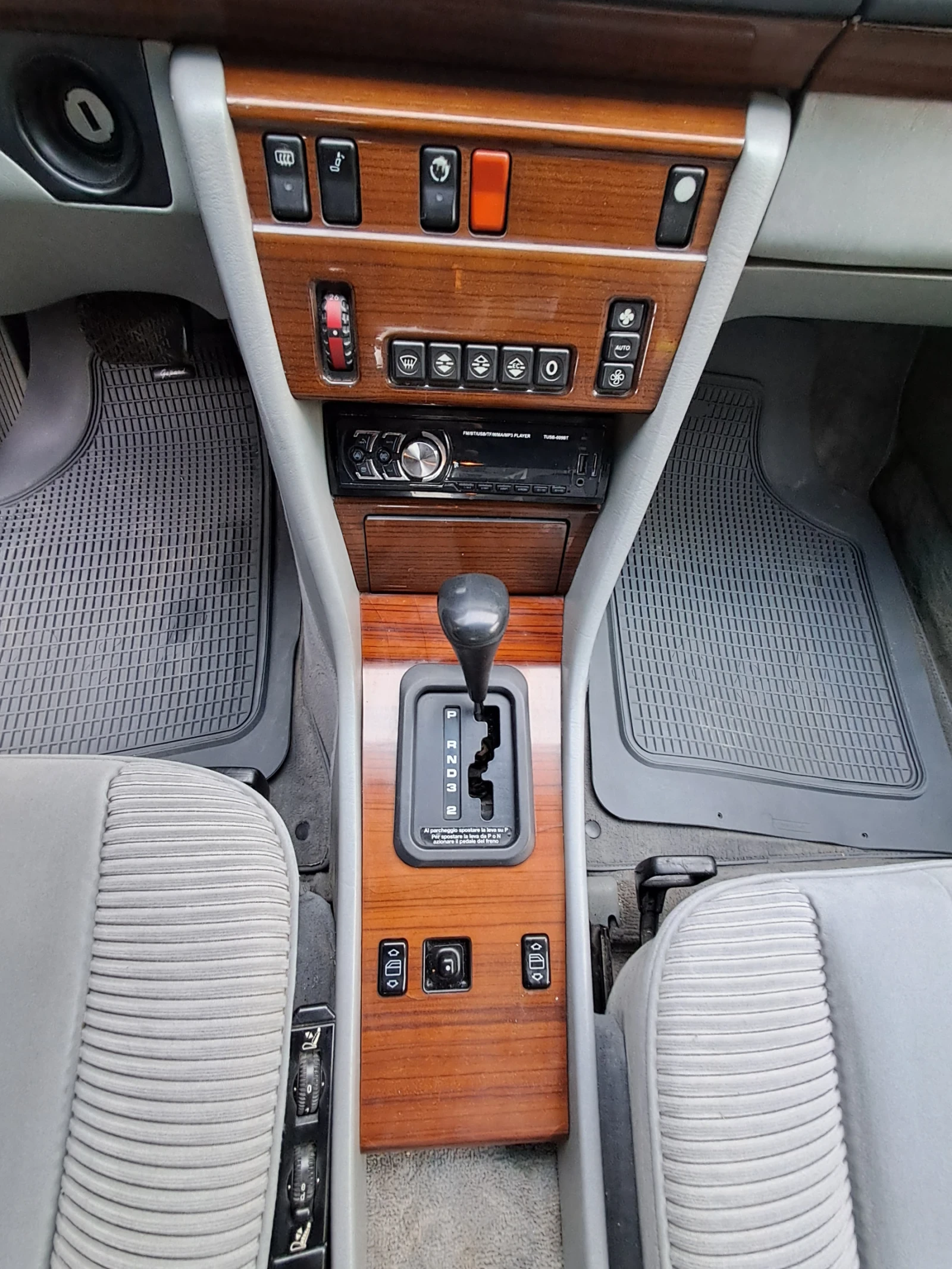 Mercedes-Benz 124 300D AUTOMATIC KLIMATIC NIVOMAT 100% обслужен ТОП, снимка 5 - Автомобили и джипове - 54144510