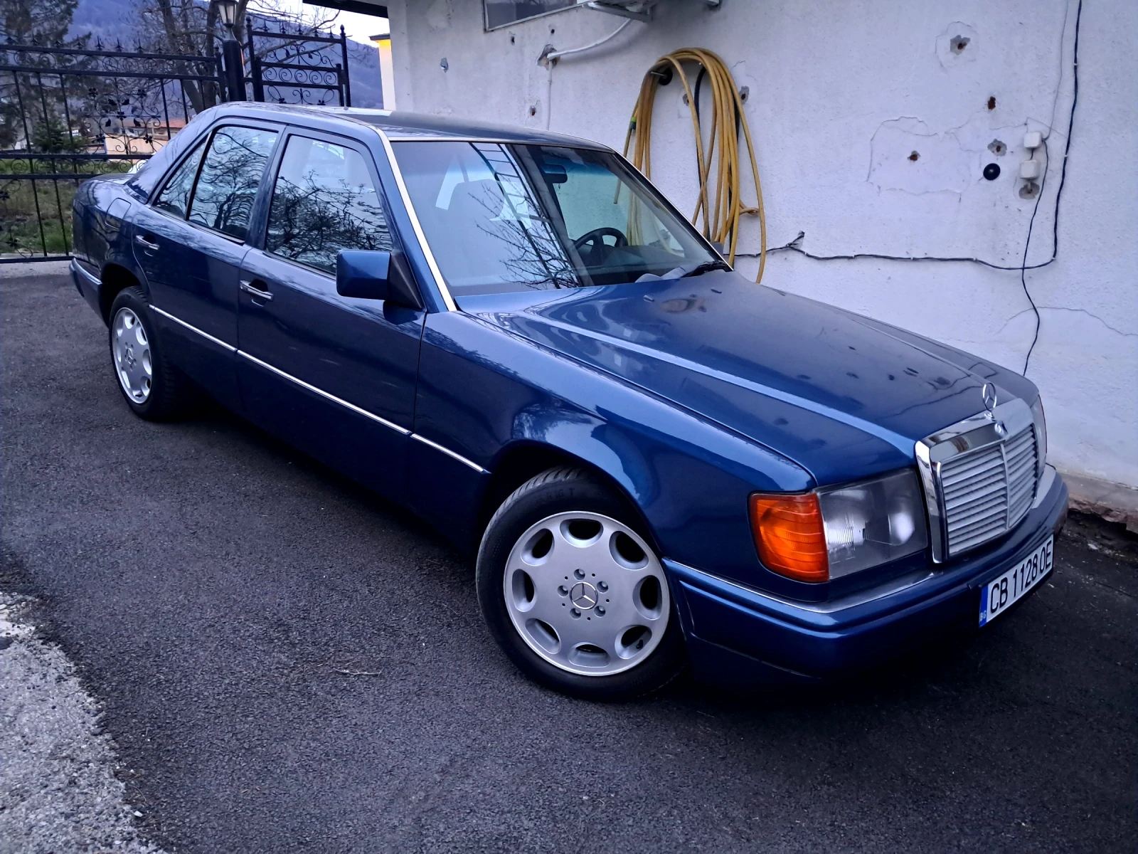 Mercedes-Benz 124 300D AUTOMATIC KLIMATIC NIVOMAT , снимка 3 - Автомобили и джипове - 54144510