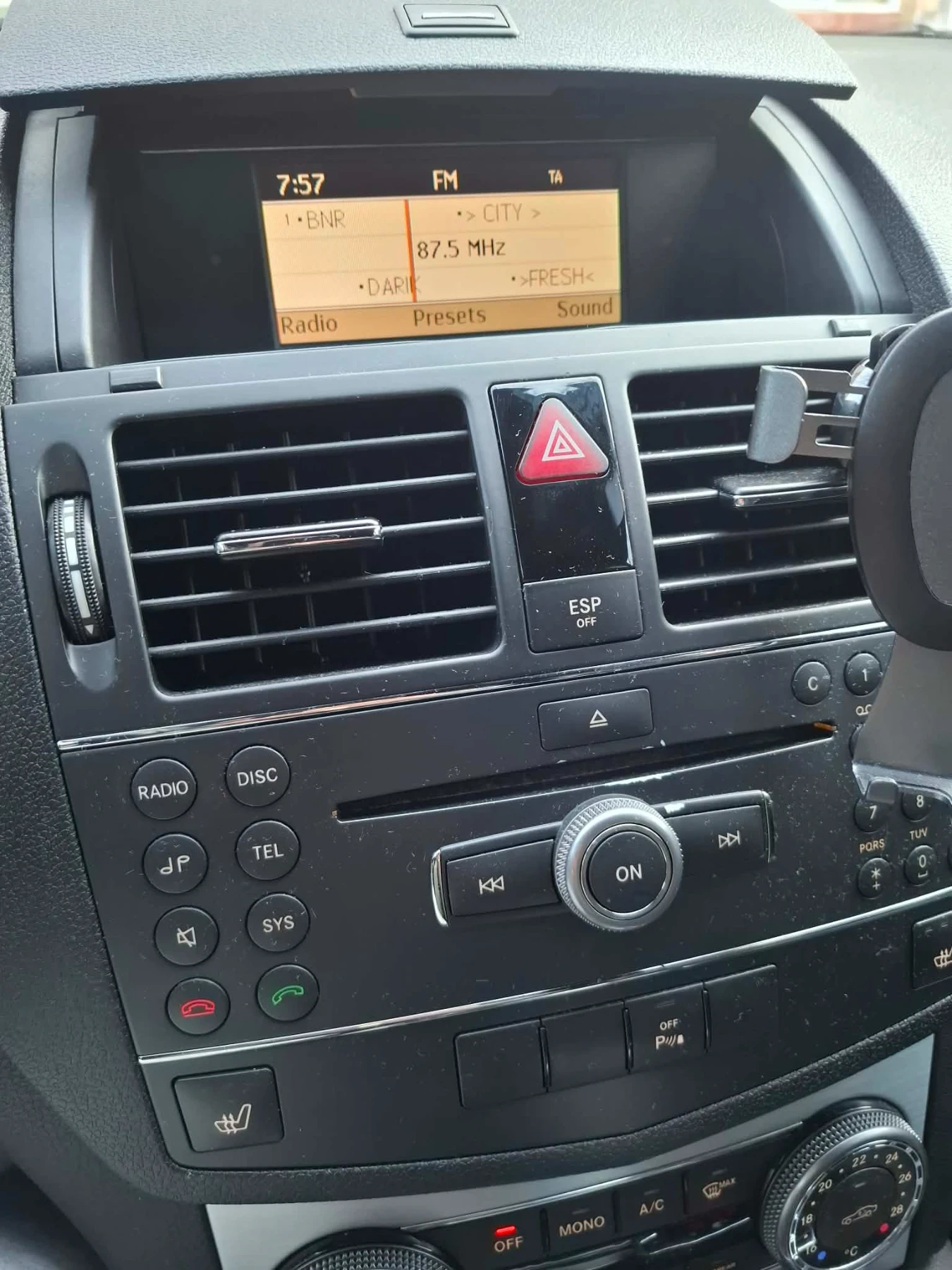 Mercedes-Benz C 320 CDI, Avantgarde, AMG pakette, снимка 9 - Автомобили и джипове - 54152431