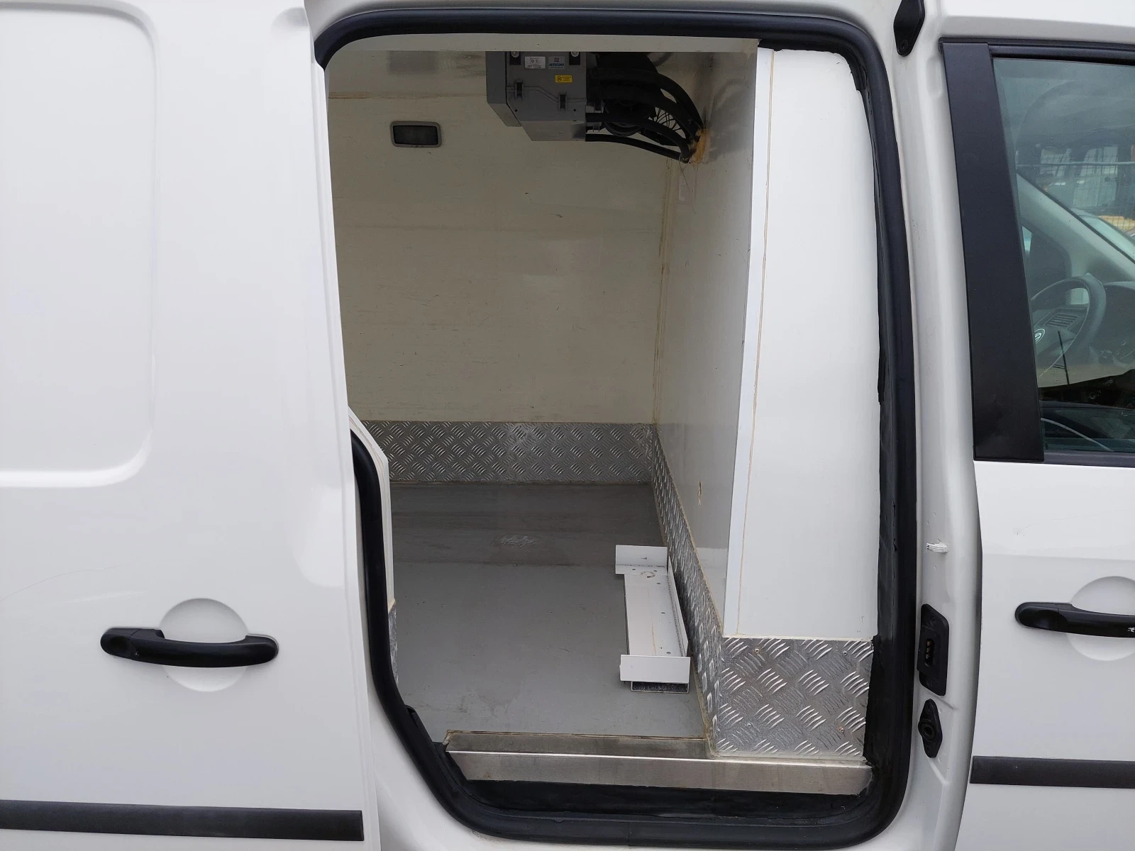 VW Caddy MAXI/1.4CNG/110k.c./6MT/N1/�������� 8-15� | Mobile.bg � ����������� 14