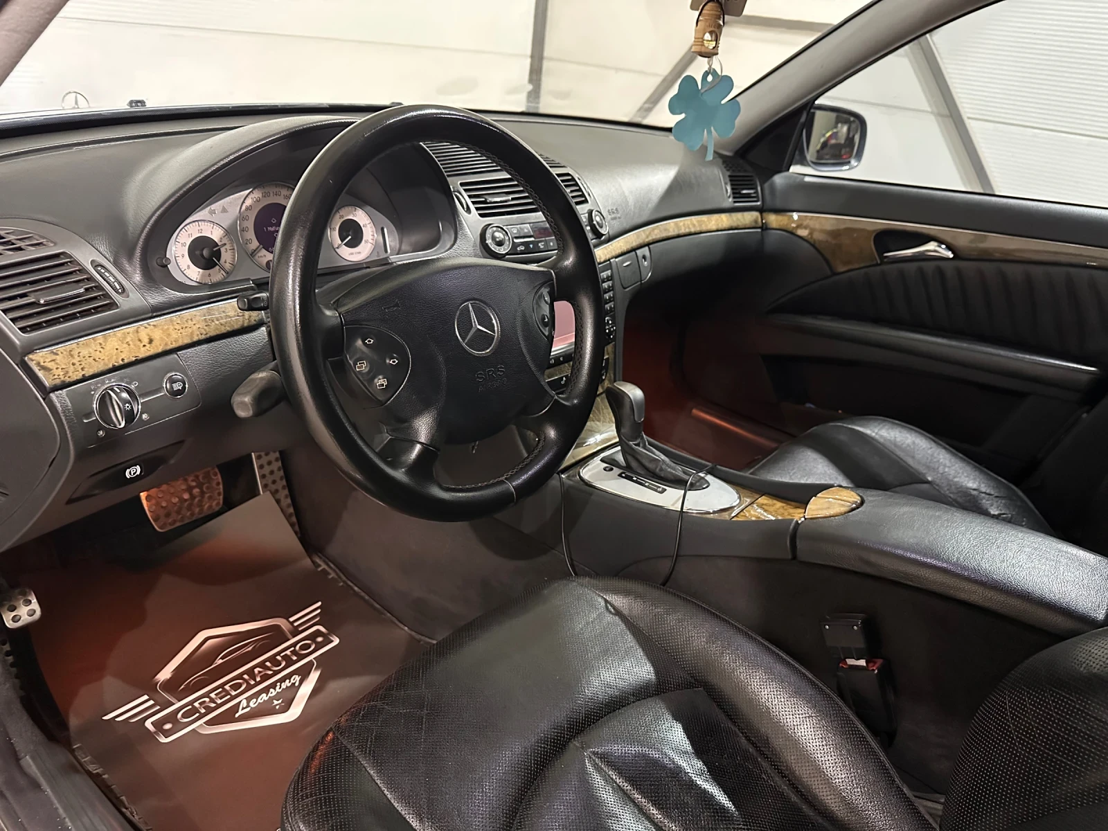 Mercedes-Benz E 270 AMG-pack, снимка 7 - Автомобили и джипове - 54766439