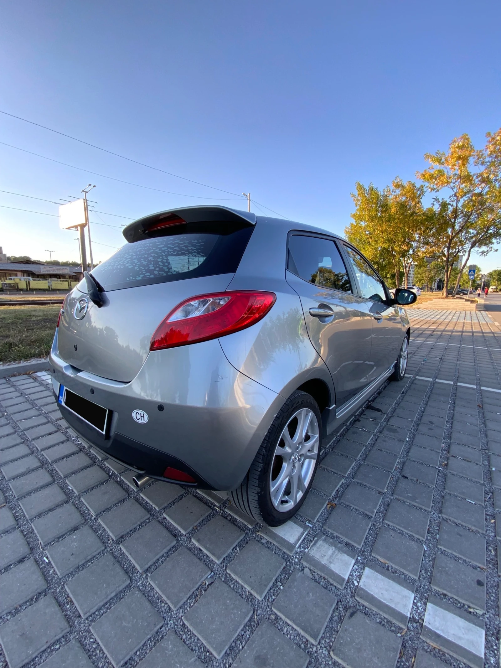 Mazda 2 Facelift 1.5 бензин 102к.с., снимка 6 - Автомобили и джипове - 55684039